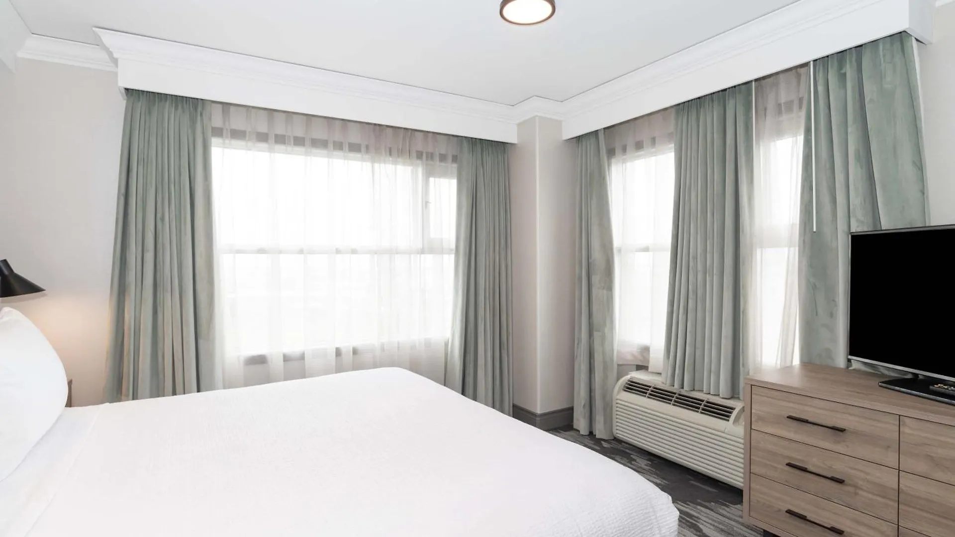 ****  Sandman Signature Toronto Airport Hotel Canada