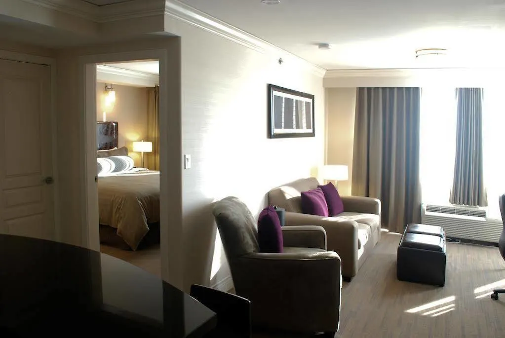 Sandman Signature Toronto Airport Hotel