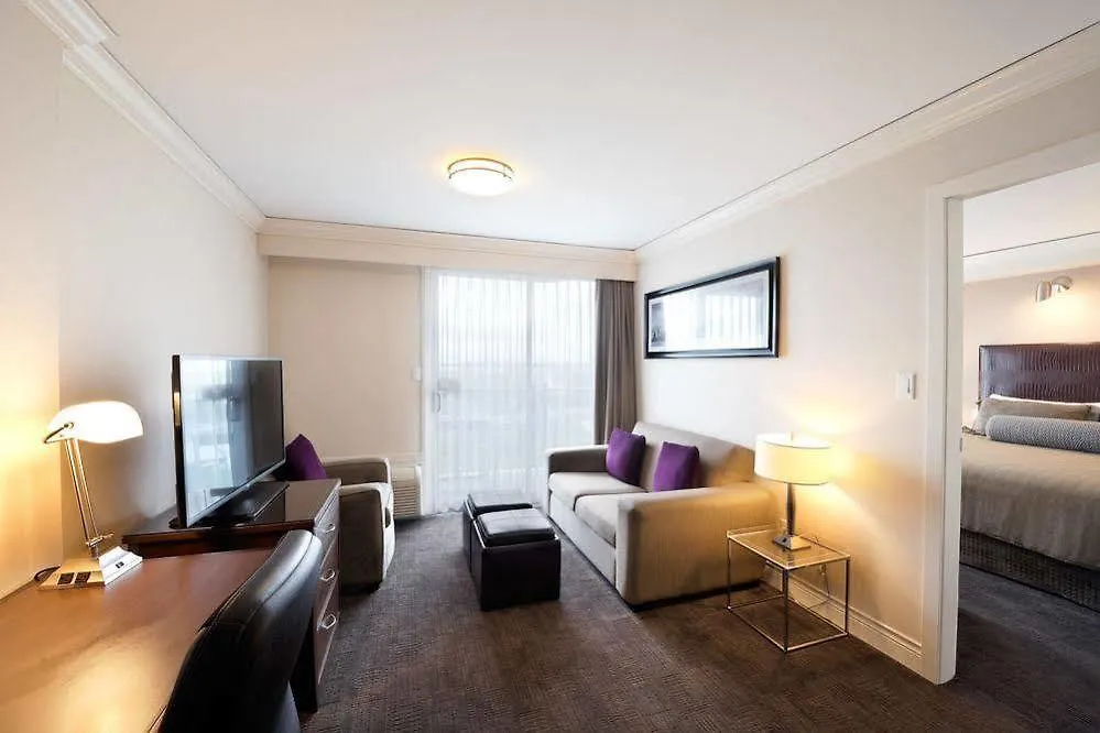 Sandman Signature Toronto Airport Hotel
